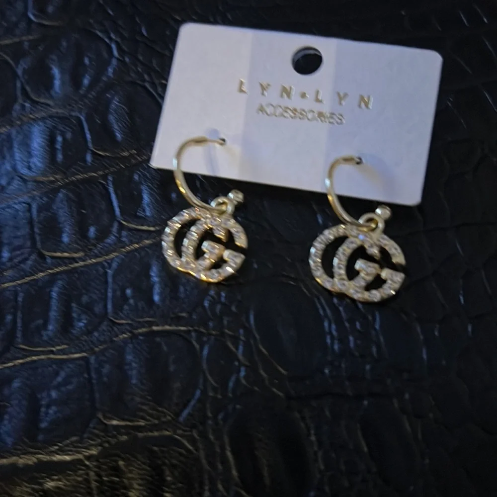 Gold earrings - Picture 1 of 3